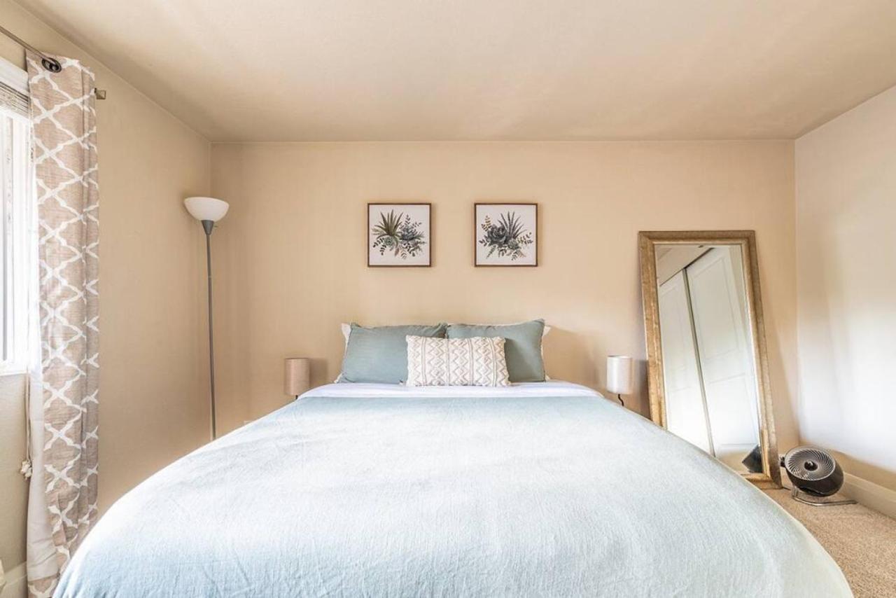 Modern And Spacious Apartment- Gym, Wifi, Free Parking Seattle Exteriör bild