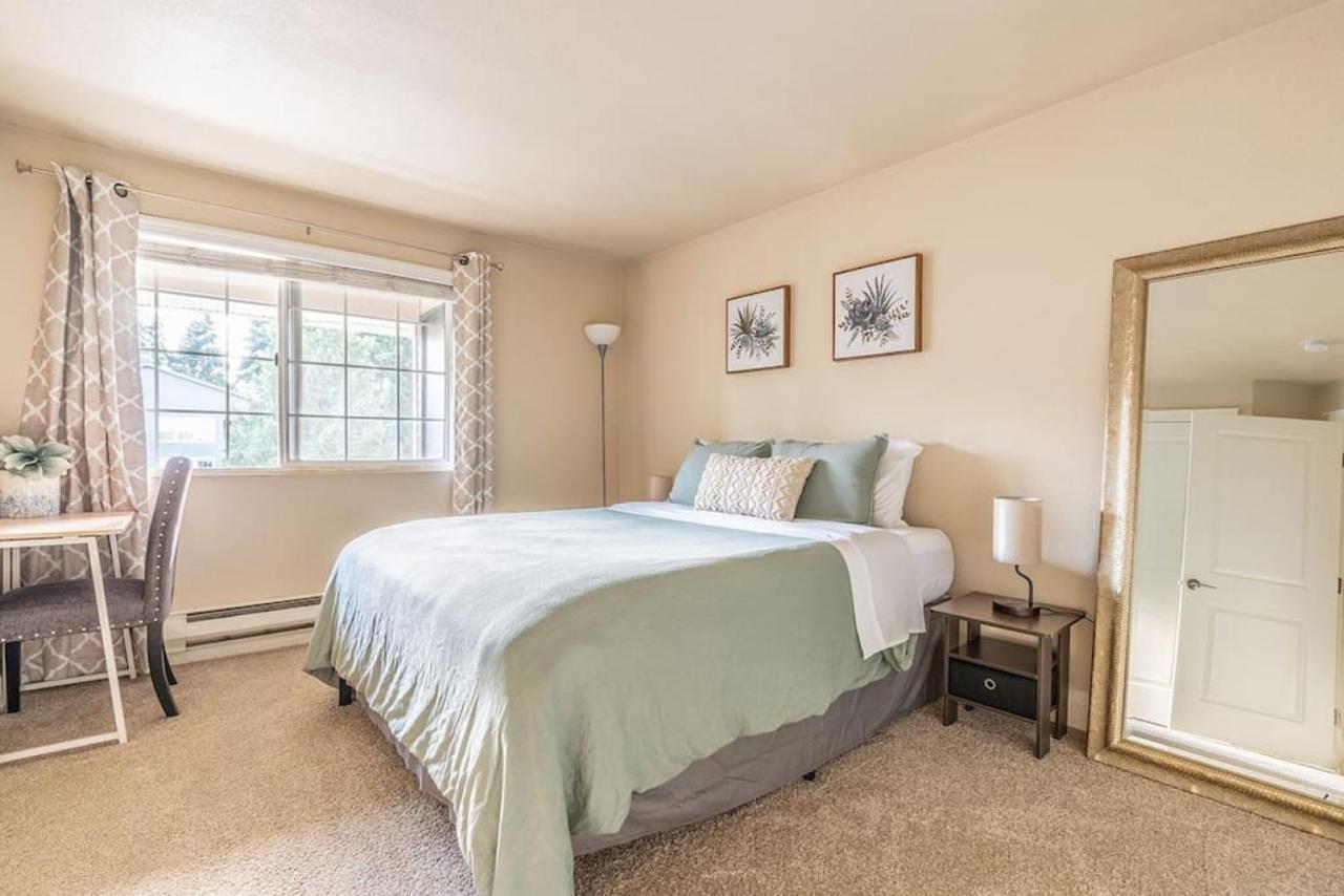 Modern And Spacious Apartment- Gym, Wifi, Free Parking Seattle Exteriör bild